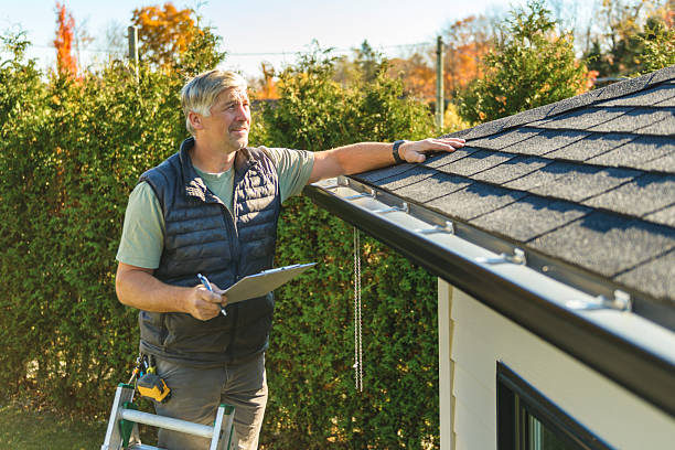 Professional Emergency Roof Repair technician working in Chester, IL